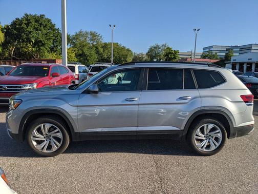 Pyrite Silver Metallic 2021 Volkswagen Atlas 3.6L SE w/Technology