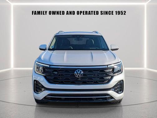 Pure White 2018 Volkswagen Tiguan 2.0T SE
