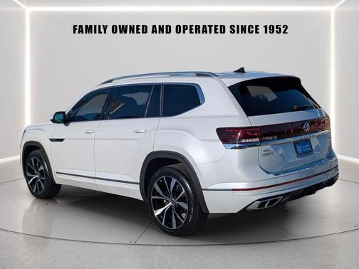 Pure White 2018 Volkswagen Tiguan 2.0T SE