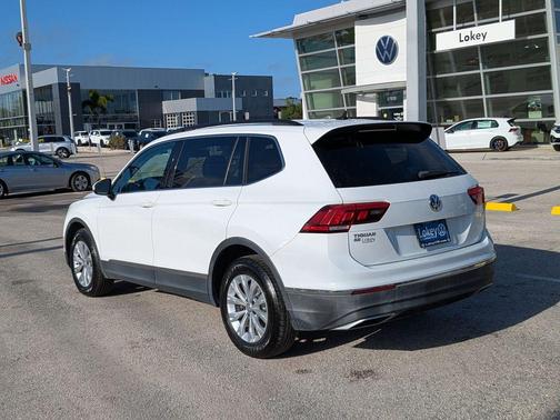 Pure White 2018 Volkswagen Tiguan 2.0T SE