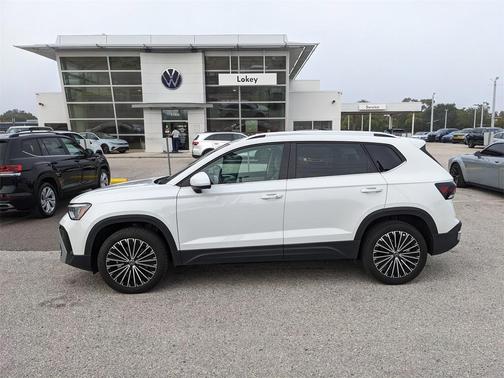 2025 Volkswagen Taos 1.5T SE
