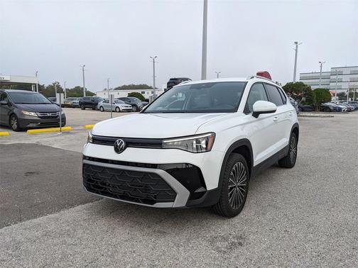 2025 Volkswagen Taos 1.5T SE