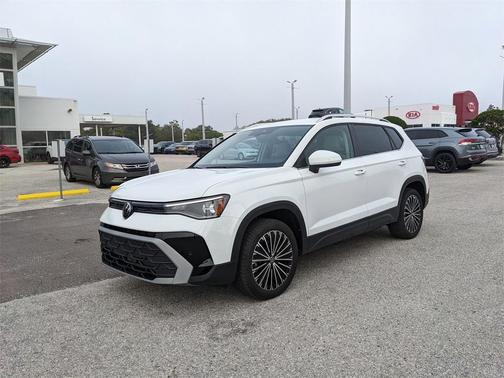 2025 Volkswagen Taos 1.5T SE