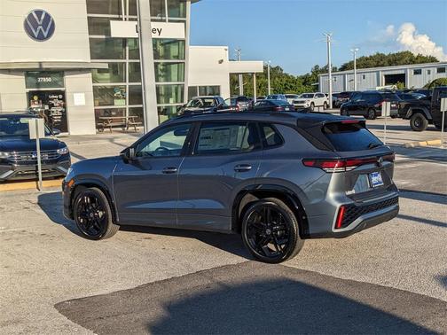2025 Volkswagen Tiguan 2.0T SE R-Line Black