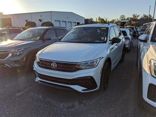 2023 Volkswagen Tiguan 2.0T SE R-Line Black