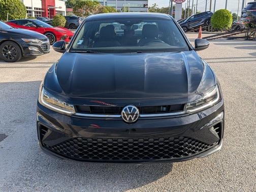 Deep Black Pearl 2025 Volkswagen Jetta 1.5T Sport