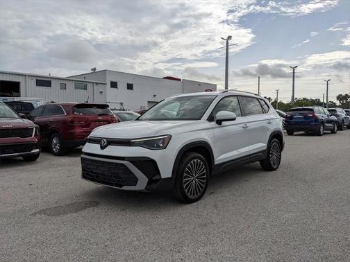 2025 Volkswagen Taos 1.5T SE