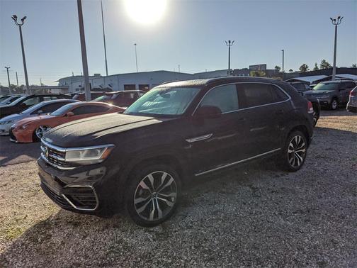 2022 Volkswagen Atlas Cross Sport 3.6L V6 SEL Premium R-Line