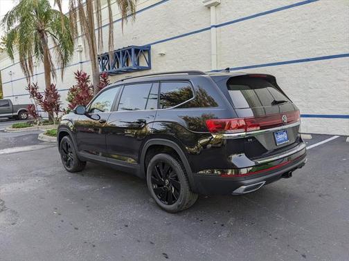 2025 Volkswagen Atlas 2.0T SE w/Technology