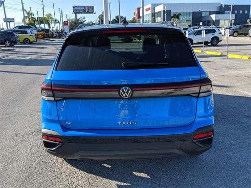 2025 Volkswagen Taos 1.5T SE Black