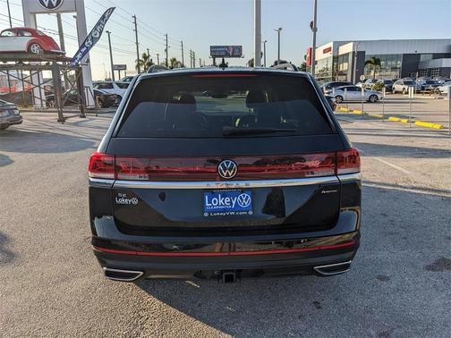 2024 Volkswagen Atlas 2.0T SE w/Technology 4MOTION