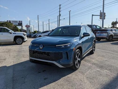 2025 Volkswagen Tiguan 2.0T SE