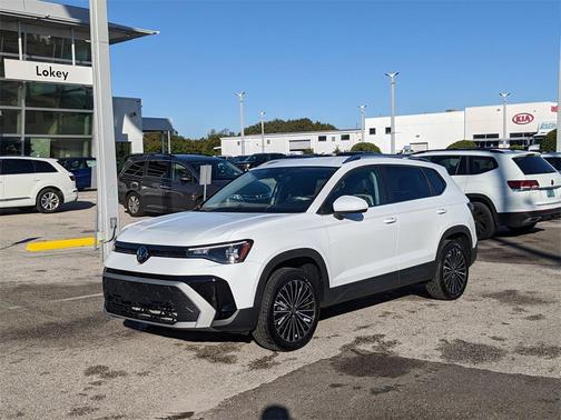 2025 Volkswagen Taos 1.5T SE