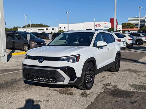 2025 Volkswagen Taos 1.5T SE
