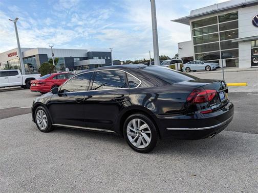 2018 Volkswagen Passat 2.0T SE