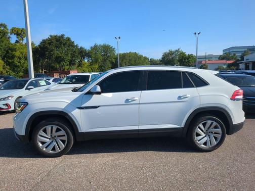 Pure White 2022 Volkswagen Atlas Cross Sport 2.0T SE w/Technology