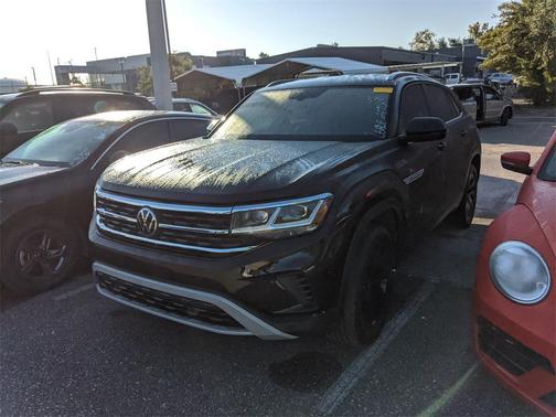 2022 Volkswagen Atlas Cross Sport 2.0T SE w/Technology