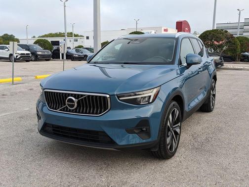 Blue Metallic 2023 Volvo XC40 B5 Plus Bright Theme