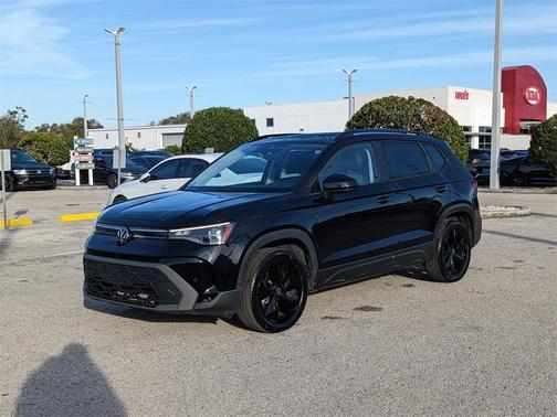 2025 Volkswagen Taos 1.5T SE Black