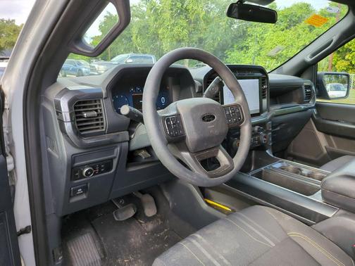 Avalanche 2024 Ford F-150 STX