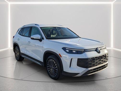 pure white 2026 Volkswagen Tiguan 2.0T S
