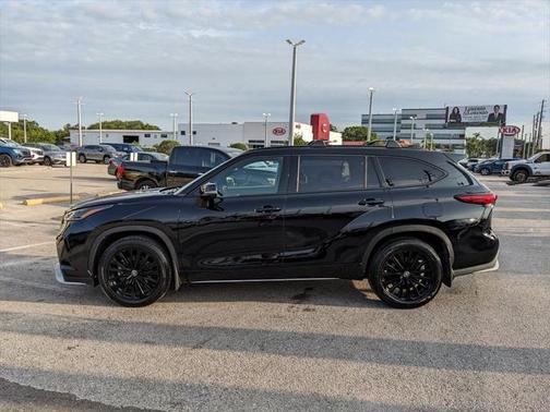 2023 Toyota Highlander XSE