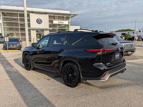 2023 Toyota Highlander XSE