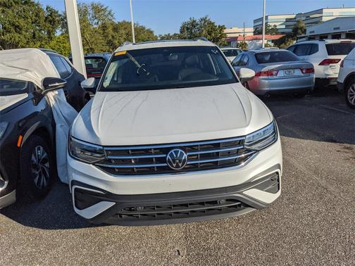 2023 Volkswagen Tiguan 2.0T SE