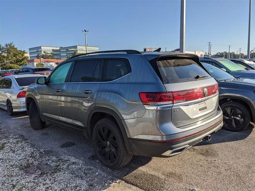2024 Volkswagen Atlas 2.0T SE w/Technology