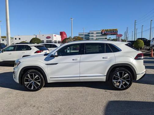 2025 Volkswagen Atlas Cross Sport 2.0T SEL Premium