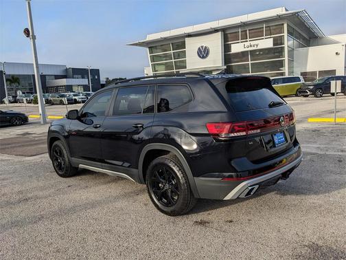 2025 Volkswagen Atlas 2.0T Peak Edition