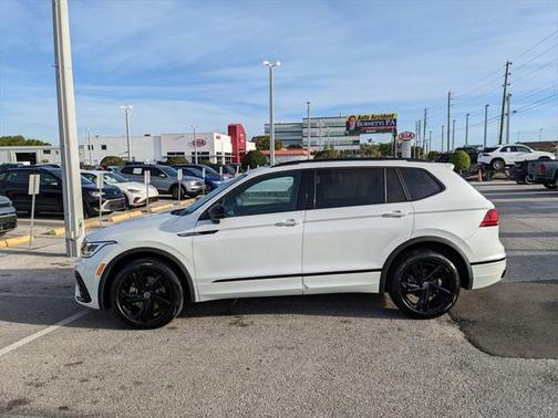 2024 Volkswagen Tiguan 2.0T SE R-Line Black