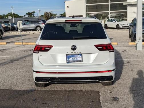 2024 Volkswagen Tiguan 2.0T SE R-Line Black