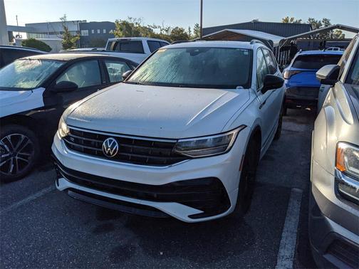 2022 Volkswagen Tiguan 2.0T SE R-Line Black