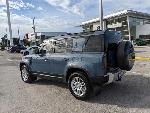 2024 Land Rover Defender 110 P300