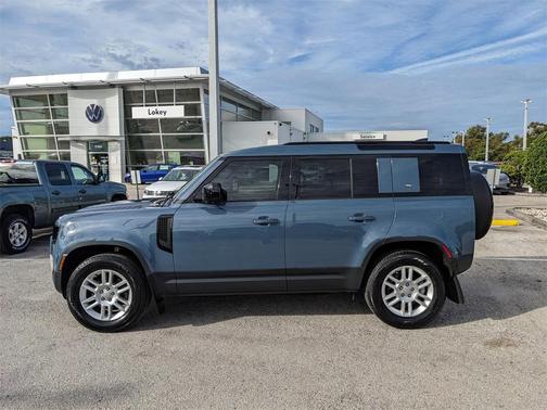 2024 Land Rover Defender 110 P300