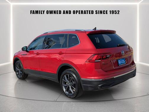 Kings Red Metallic 2023 Volkswagen Tiguan 2.0T SE