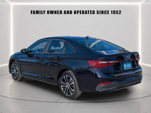 Deep Black Pearl 2025 Volkswagen Jetta 1.5T Sport