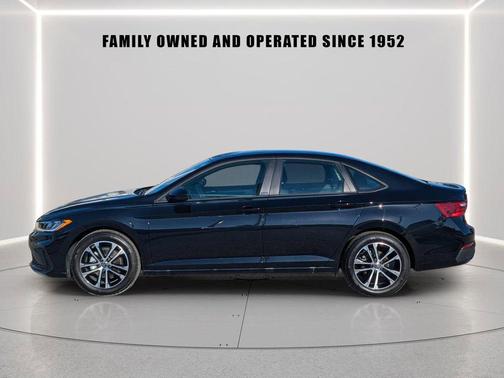 Deep Black Pearl 2025 Volkswagen Jetta 1.5T Sport