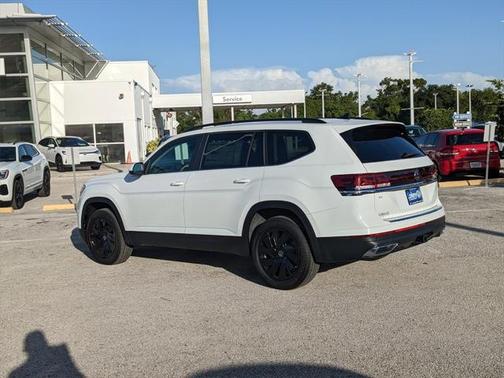 2025 Volkswagen Atlas 2.0T SE w/Technology
