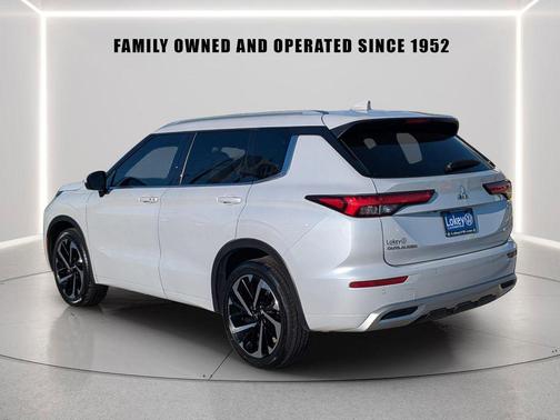 White Diamond 2024 Mitsubishi Outlander SEL 2.5 2WD