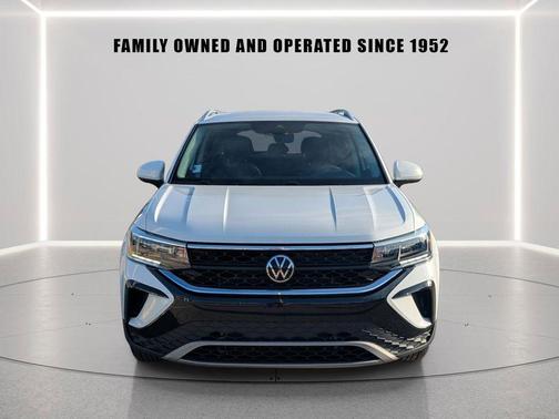 Pure White 2023 Volkswagen Taos 1.5T SE