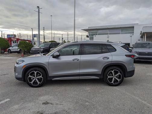 2026 Volkswagen Tiguan 2.0T SE