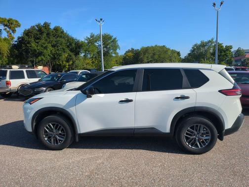 Glacier White 2023 Nissan Rogue S
