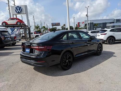 2025 Volkswagen Jetta 1.5T SE