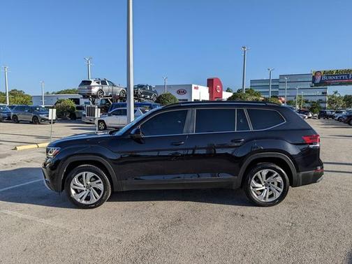 2022 Volkswagen Atlas 3.6L SE w/Technology