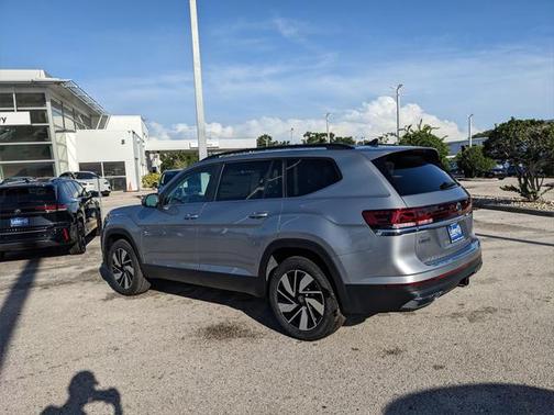 2025 Volkswagen Atlas 2.0T SE w/Technology