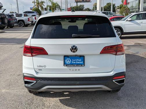 Pure White 2023 Volkswagen Taos 1.5T SE