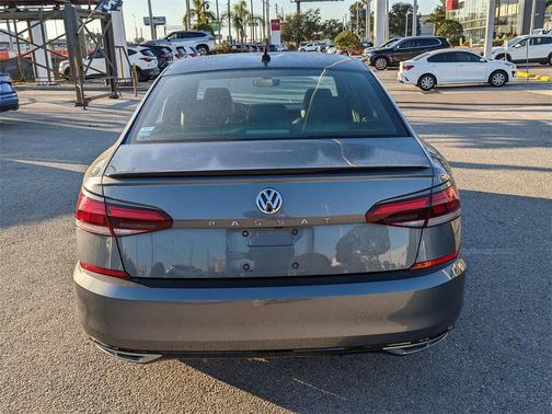 2021 Volkswagen Passat 2.0T R-Line