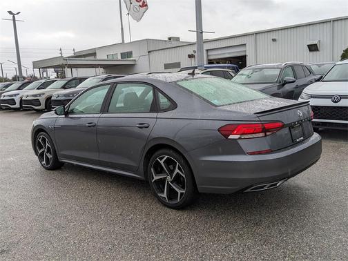 2021 Volkswagen Passat 2.0T R-Line